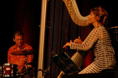 Isabelou, a kind of harp