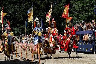 Spectacle Ecouen Histoire du XVIéme siècle Diane de Poitiers devient la maîtresse du futur Henri II Spectacle Ecouen Histoire du XVIéme siècle Diane de Poitiers devient la maîtresse du futur Henri II