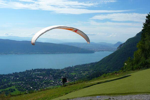 Parapente à Talloires Menthon-Saint-Bernard et le lac d’Annecy