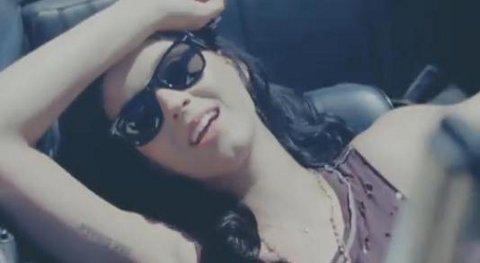 Katy Perry ... La version non censurée de son clip Teenage dream