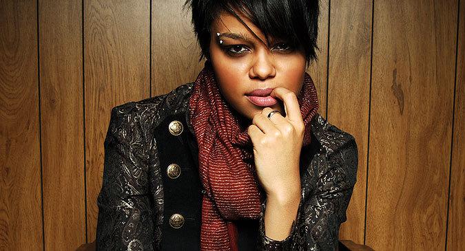 FEFE DOBSON – Stuttering (son nouveau single)