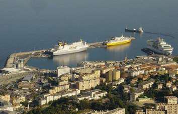 Gros embouteillages à Bastia suite à l'engorgement du Port. Gros bordel dans la ville !!!