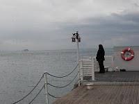 Mais qu'elle est belle, mais qu'elle est belle mais qu'elle est bleue... Mais qu'elle est belle, mais qu'elle est belle mais qu'elle est bleue...