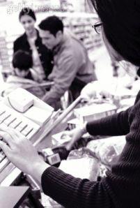 Caissière N&B Mes petits boulots (2)