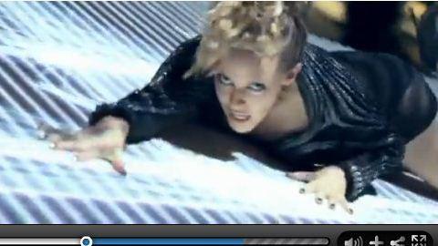 Kylie Minogue ... Voici son clip Get Outta My Way Kylie Minogue ... Voici son clip Get Outta My Way