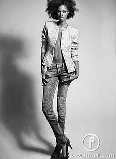 KELLY MOREIRA KELLY MOREIRA