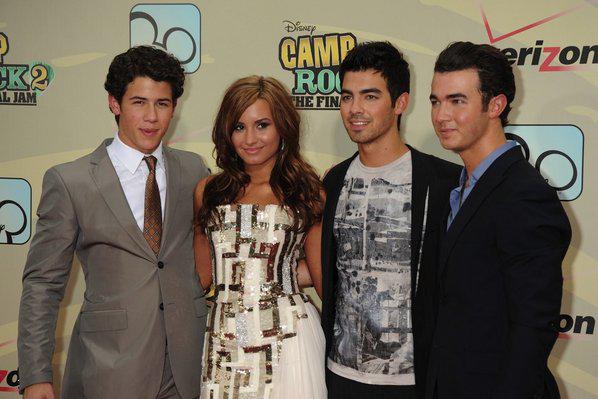 Photo : Nick Jonas, Demi Lovato, Joe et Kevin Jonas à l'avant-première de 
