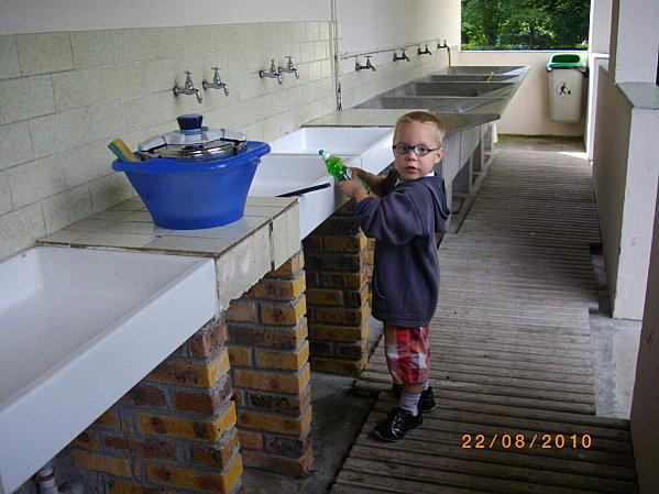 Clément au camping 22.08--9-.JPG