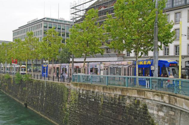 Un tram en panne! 59457_468210311795_236413916795_6725174_5862689_n.jpg