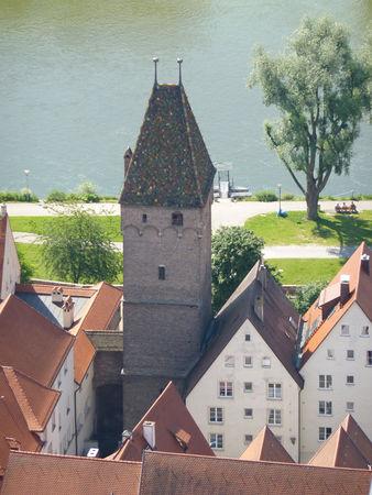 ULM, LA FLECHE LA PLUS HAUTE DU MONDE ULM, LA FLECHE LA PLUS HAUTE DU MONDE