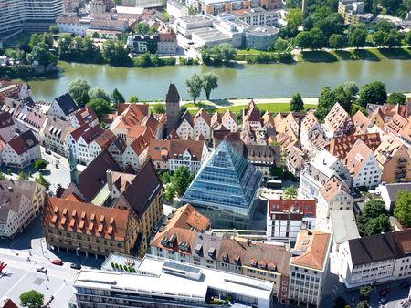 ULM, LA FLECHE LA PLUS HAUTE DU MONDE ULM, LA FLECHE LA PLUS HAUTE DU MONDE
