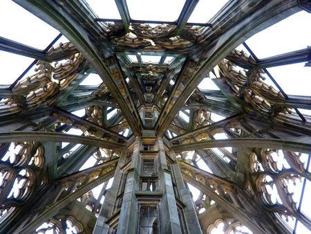 ULM, LA FLECHE LA PLUS HAUTE DU MONDE ULM, LA FLECHE LA PLUS HAUTE DU MONDE