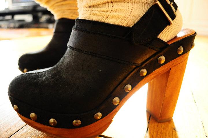 Léopard-chaussettes-sabots. Léopard-chaussettes-sabots.