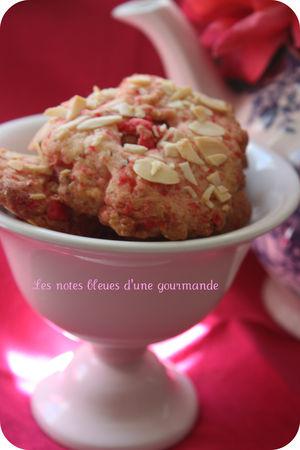 Cookies aux pralines roses et amandes effilées IMG_4912_