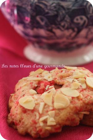 Cookies aux pralines roses et amandes effilées IMG_4917_
