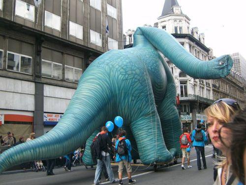Dinosaure à la Balloon 's Day Parade à Bruxelles
