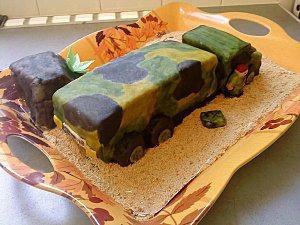 Un camion militaire en gâteau DSC00980