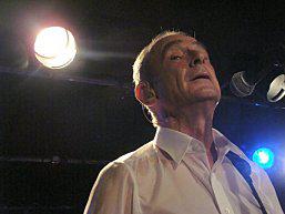 Francis Rossi - The North au Trix, Borgerhout (Antwerpen) le 14 septembre 2010 l_21a14a9bab7b4fb98d0e6a7828eb861a.jpg