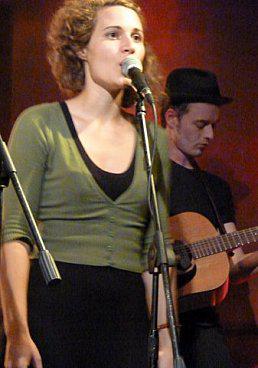 Sarah Ferri au Music Village, Bruxelles, le 16 septembre 2010 P1020599.JPG