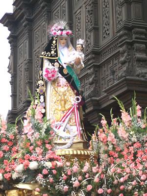 voyage et tourisme au Pérou - Procession pour la fête de Sainte Rose de Lima