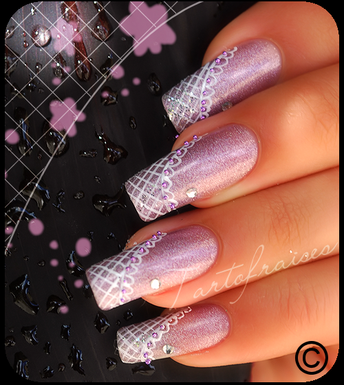 Résille Chic http://tartofraises.nailblogs.net/nailart/resille_abalico/resille_chic1.png