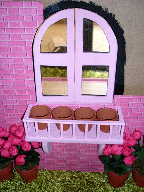 Maison de poupée (de 40cm) en carton: la salle-de-bain (2) Maison de poupée (de 40cm) en carton: la salle-de-bain (2)