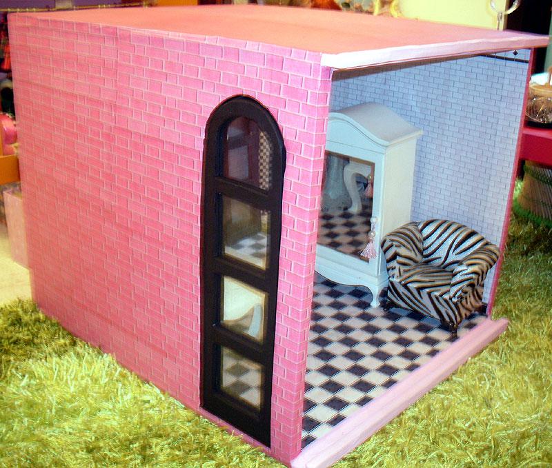 Maison de poupée (de 40cm) en carton: la salle-de-bain (2) Maison de poupée (de 40cm) en carton: la salle-de-bain (2)