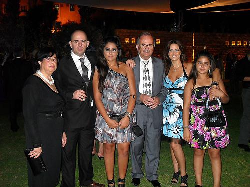 1 mariage en 2010 et une super soirée en famille :) 1 mariage en 2010 et une super soirée en famille :)