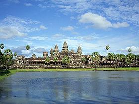 « Archéologues à Angkor ».. au musée Cernuschi.. un autre temps..