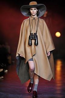 TENDANCES AUTOMNE-HIVER 2010 : LA CAPE