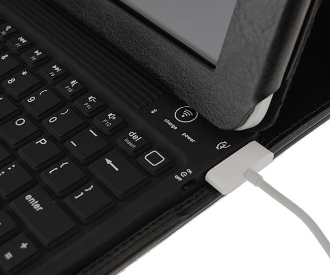 Un étui clavier pour le iPad!