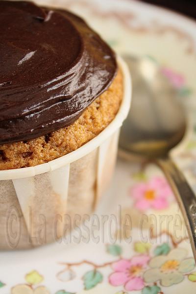 Cent-vingt et unième participation aux TWD - Petits muffins au café fourrés de lemon curd et glacés au chocolat noir