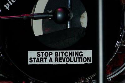 SON ARROGANCE EST PRESQUE A LA HAUTEUR DE LA MIENNE SON ARROGANCE EST PRESQUE A LA HAUTEUR DE LA MIENNE