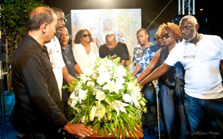 Veillée de Patrick Saint-Eloi: l’image saisissante de « la famille Kassav » Veillée de Patrick Saint-Eloi: l’image saisissante de « la famille Kassav »