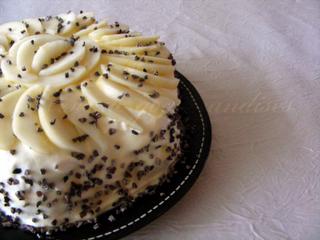 Gâteau coco, poires et caramel au beurre salé Gâteau coco, poires et caramel au beurre salé