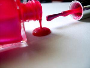 Tag 5 choses jamais avouées hot_pink_nail_polish_by_billihugs