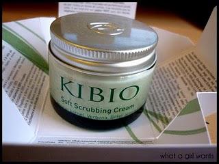 Un gommage visage voluptueux comme du yaourt avec Kibio