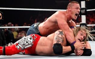 John Cena vainqueur de Edge Edge vaincu par John Cena