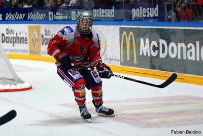 Joris Bedin a réalisé un excellent début de saison que ce soit avec les U18, les U22 ou les Élite Hockey-sur-Glace Le jeune de la semaine : Joris Bedin
