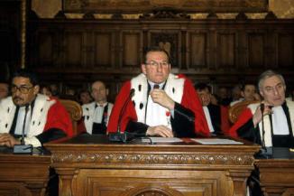 L’Affaire Bettencourt-Woërth & le match Courroye-Nadal… premier set : encore une «balle faute» de Courroye ! cour-cassation.1285679085.jpg
