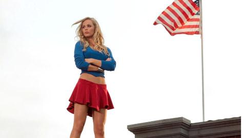 Smallville saison 10 ... Laura Vandervoort en supergirl très sexy Smallville saison 10 ... Laura Vandervoort en supergirl très sexy