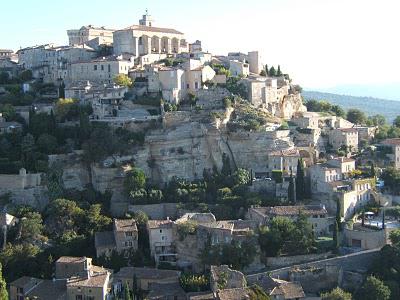 J'ai aimé ....regarder la nuit tomber sur Gordes .... J'ai aimé ....regarder la nuit tomber sur Gordes ....