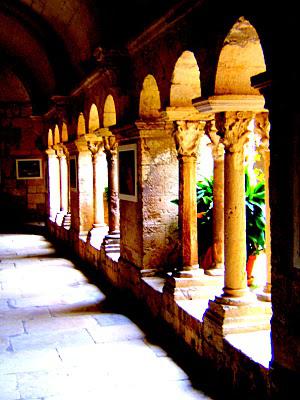 J'ai aimé ....regarder la nuit tomber sur Gordes .... J'ai aimé ....regarder la nuit tomber sur Gordes ....