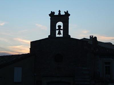 J'ai aimé ....regarder la nuit tomber sur Gordes .... J'ai aimé ....regarder la nuit tomber sur Gordes ....