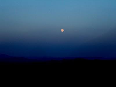J'ai aimé ....regarder la nuit tomber sur Gordes .... J'ai aimé ....regarder la nuit tomber sur Gordes ....
