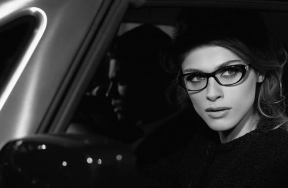 ✪ L'actrice, mannequin et chanteuse Elisa Sednaoui devient égerie chez Chanel ✪