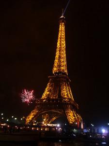 Paris feu d'artifice Que faire pour le Nouvel An à Paris et à Londres?