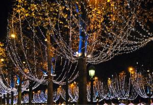 Champs Elysees fin d'annee Que faire pour le Nouvel An à Paris et à Londres?