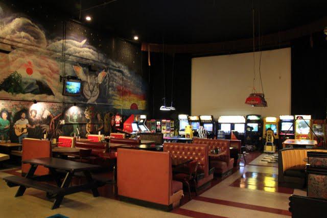 Asheville Pizza and Brewing Company, APB Pour Les Intimes Asheville Pizza and Brewing Company, APB Pour Les Intimes