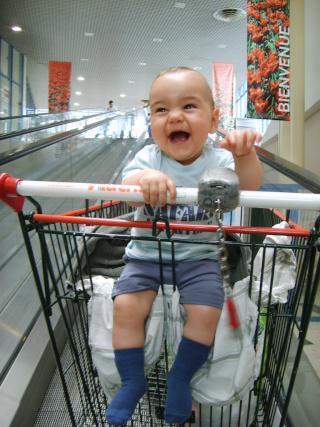 Luca en juin - côté supermarché Image hébergée par servimg.com